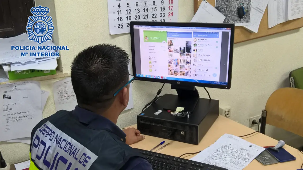 Un agente de la Policía Nacional. 