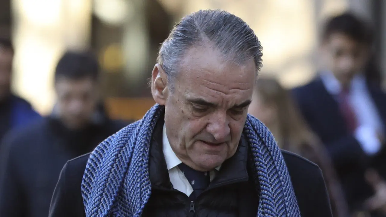 El expresidente de Banesto Mario Conde, a su llegada a la Audiencia Nacional. BALLESTEROS (EFE)