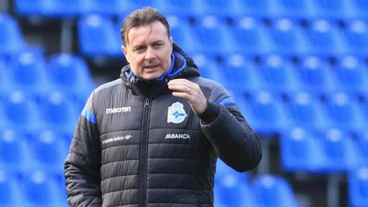 Cristobal Parralo durante la útima sesión de entrenamientos. RC DEPORTIVO