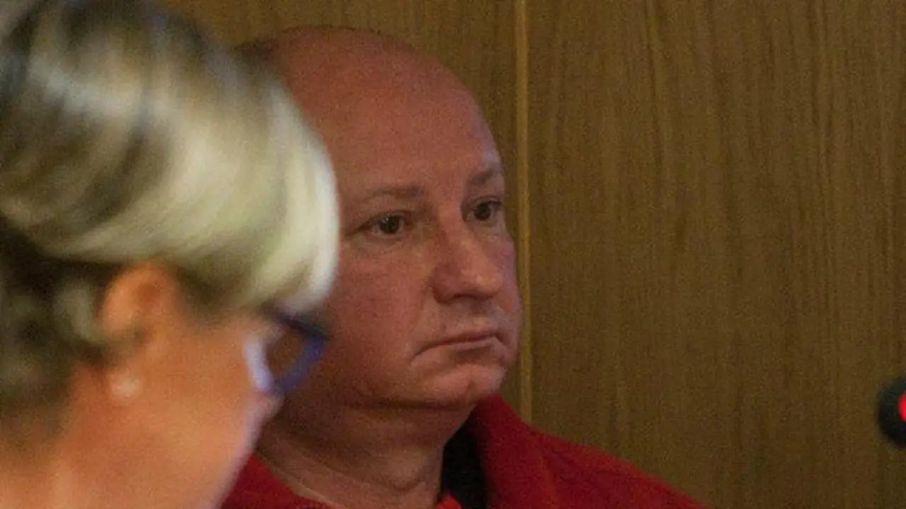 O acusado de matar supostamente outro dándolle un golpe cunha prancha de roupa. SALVADOR SAS