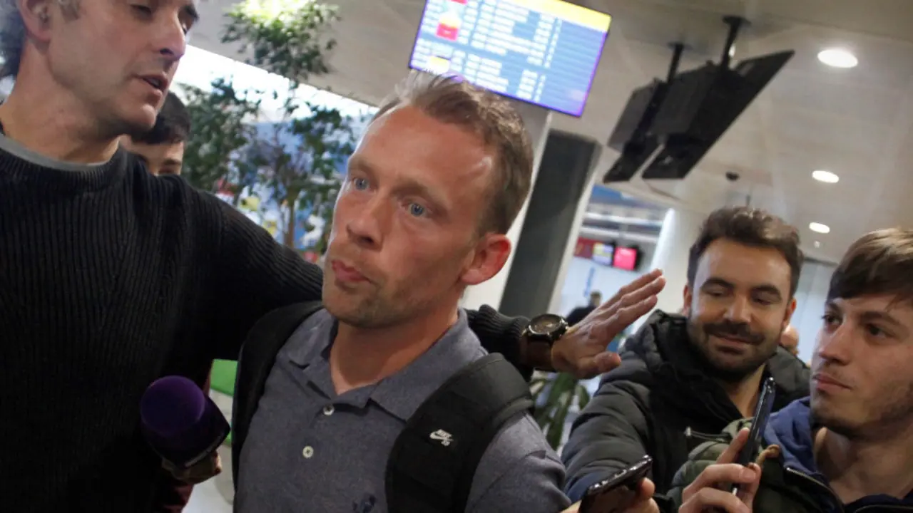 Krohn-Dehli, a su llegada al aeropuerto de Alvedro.CABALAR (EFE)