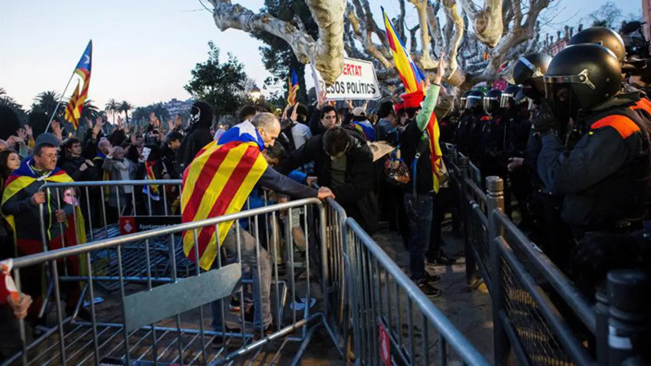 Tensión en el Parlament. QUIQUE GARCÍA