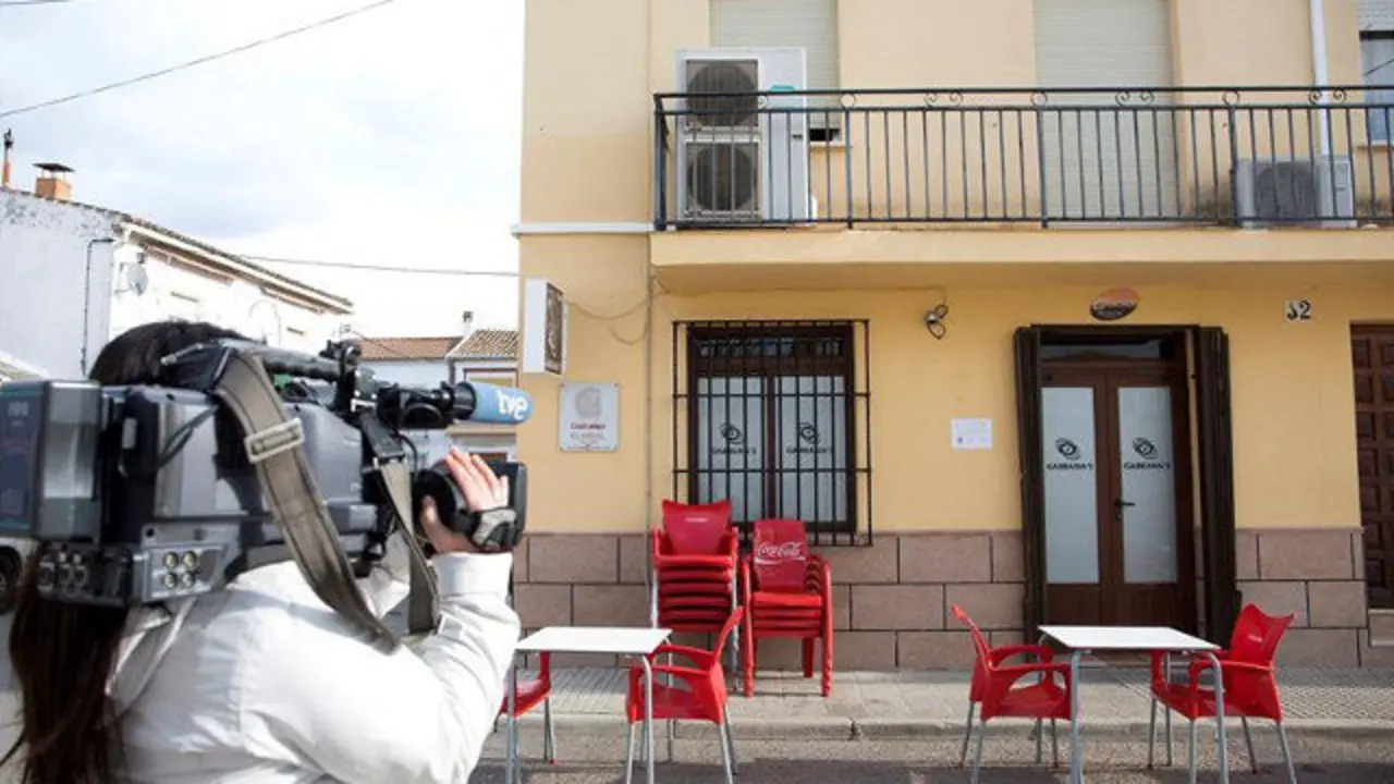 Vista del bar donde estuvo la víctima antes de la violación y donde, presuntamente, fue drogada. DANIEL PÉREZ (EFE)