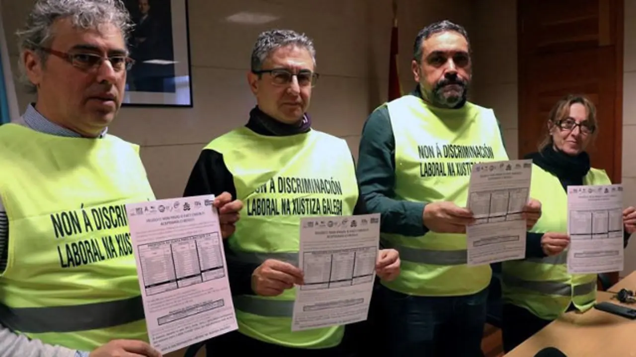 La comité de huelga, en Santiago. XOÁN REY