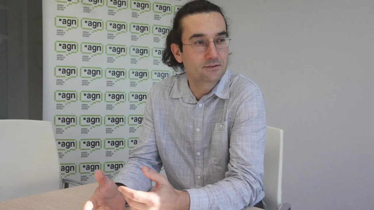 Carlos Spuch Calvar, en la sede de AGN en Santiago. PEPE FERRÍN