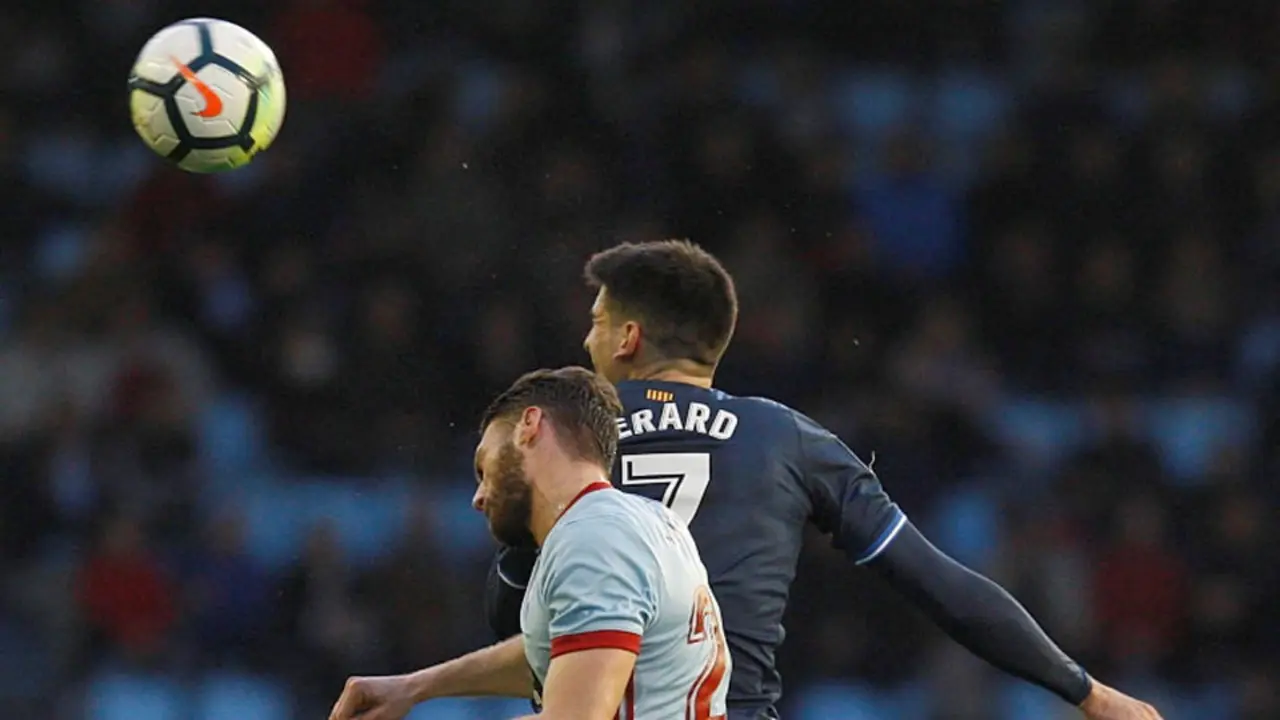 Una de las acciones del partido en el Celta y el Espanyol. EFE