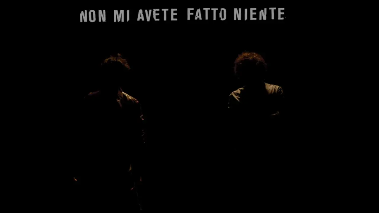 Italia le canta al terror por los atentados terroristas. YOUTUBE