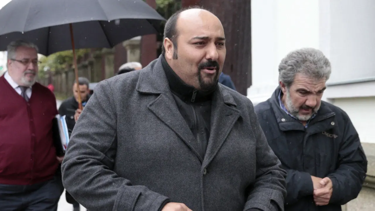 Sinaí Giménez y representantes de diversas asociaciones gitanas. ARCHIVO