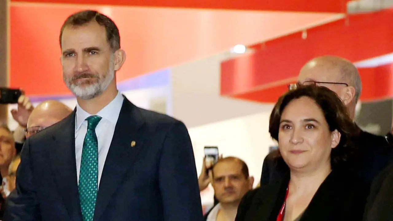 Felipe VII y Ada Colau, en Barcelona.TONI ALBIR (Efe)