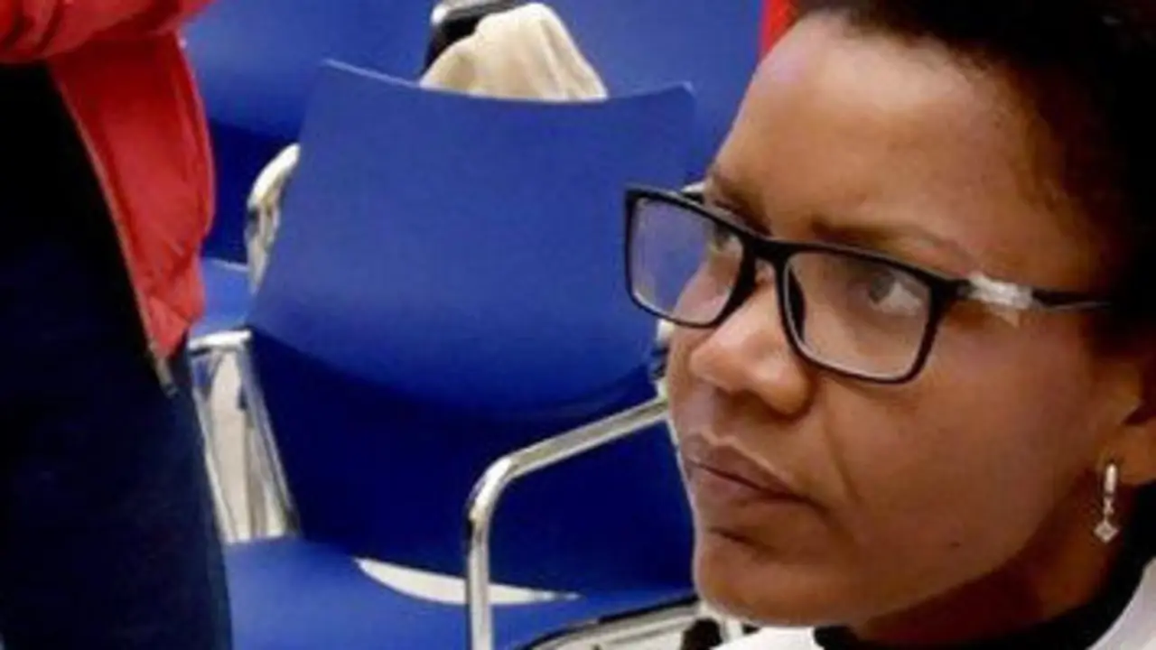 La pareja del padre de Gabriel Cruz. CARLOS BARBA (EFE)