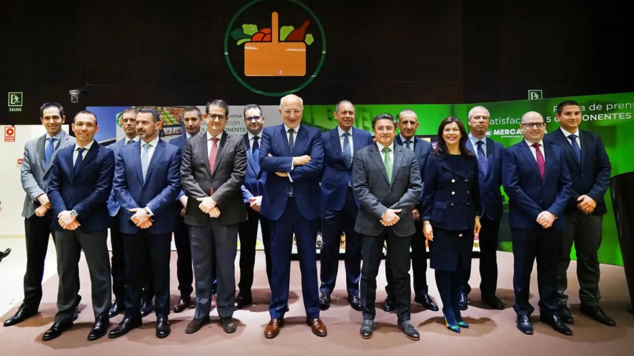 Juan Roig, xunto a directivos de Mercadona. EP