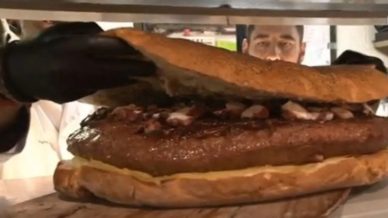La hamburguesa creada en La Estación de Loman. TVG