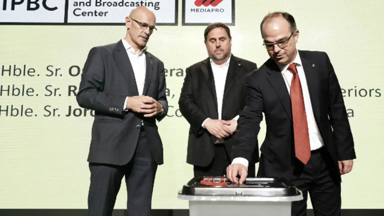 Turull vota el 1-O ante Romeva y Junqueras. ANDREU DALMAU