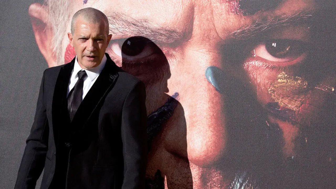 El actor malagueño Antonio Banderas ha reconocido este jueves que, pese a los buenos propósitos que se hizo, no ha bajado el ritmo de trabajo después del ataque al corazón que sufrió a principios del 2017.

&#34;He dejado de fumar y me estoy tomando las pastillas, pero no puedo dejar de trabajar. A la mierda si eso me va a llevar a que me muera antes, pero me moriré haciendo lo que me dé la gana. Lo que no quiero es vivir muerto, ¿para qué?&#34;.

En la rueda de prensa con motivo del estreno mundial en Málaga de la serie de National Geographic Genius: Picasso, Banderas ha admitido que se &#34;contradice&#34; en cuanto a sus prioridades.

Ha recordado que, cuando recibió el Goya de Honor 2015, en su discurso pidió perdón a su hija, Stella del Carmen, por el tiempo que le había robado su profesión, porque Banderas tiene claro &#34;que lo más importante son los hijos&#34;, pero al final está &#34;todo el día rodando&#34;.

&#34;Tengo un sueño iluso, el de un poema que tengo en mi casa de Málaga pintado en la terraza, que escribió el mismo Manolo Alcántara, y es un anhelo insensato al que creo que voy a llegar, pero me doy cuenta de que nunca voy a llegar&#34;.

Ese poema de Manuel Alcántara dice: &#34;A la sombra de una barca me quiero tumbar un día y echarme todo a la espalda y soñar con la alegría&#34;.

&#34;Pues no, no es posible llegar a ese momento, la barca se mueve mucho, no paro, digo que voy a parar y no puedo&#34;, ha bromeado Banderas.