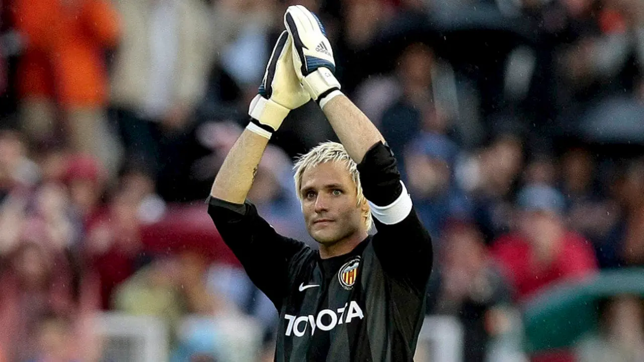 Santi Cañizares, en su despedida como jugador del Valencia. ARCHIVO