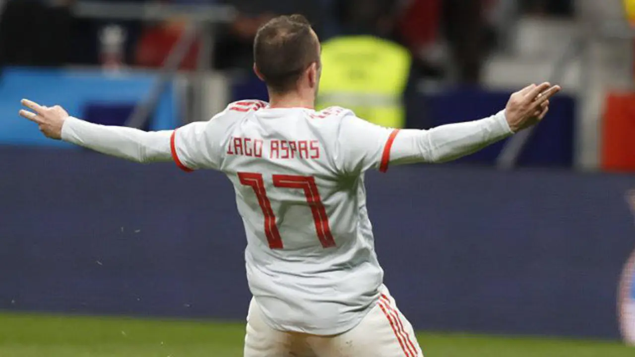 Aspas celebra su gol ante Argentina. JAVIER LIZÓN
