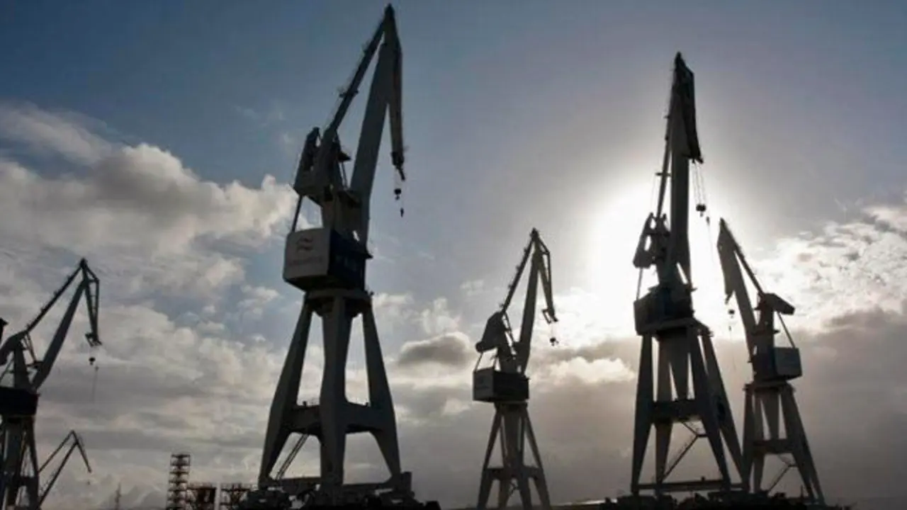 Grúas de Navantia, en Ferrol. AEP