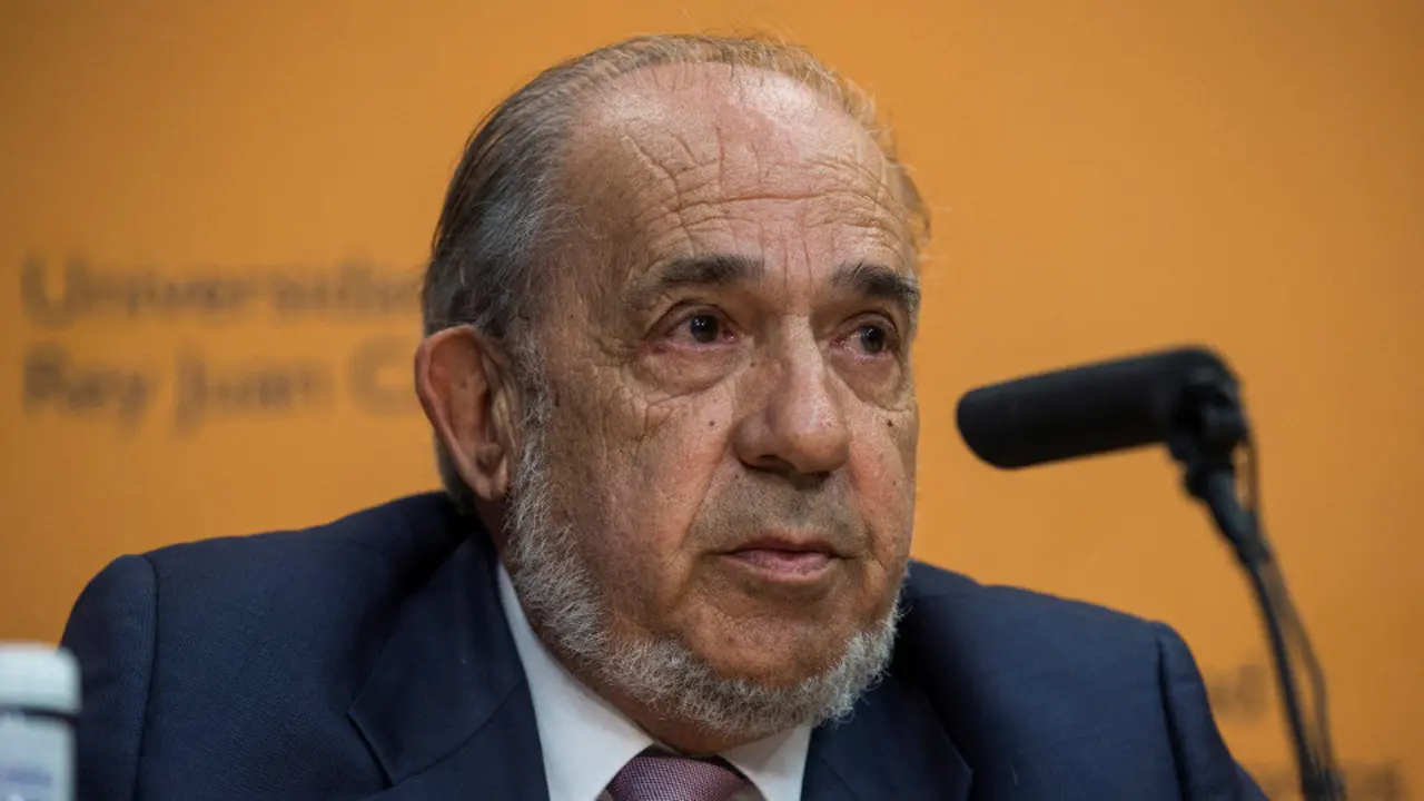 Enrique Álvarez Conde, director del máster de Cifuentes. RODRIGO JIMÉNEZ