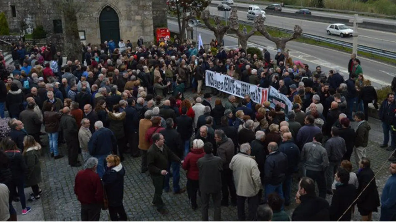 Asistentes a la manifestación. CONCELLO DE MOS