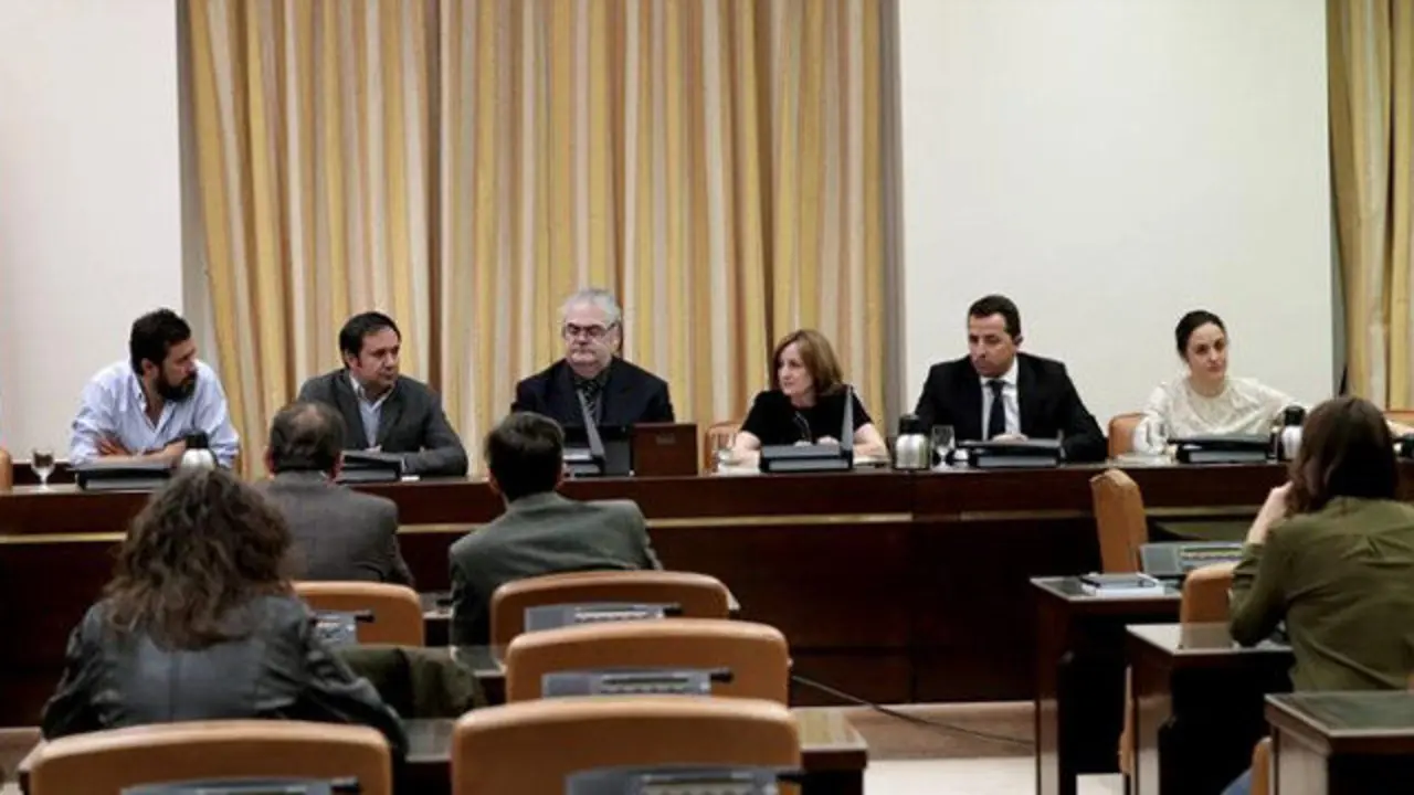 O presidente da comisión de investigación sobre o accidente ferroviario de Angrois, Feliu Joan Guillaumes, durante a reunión deste mércores no Congreso dos Deputados. ZIPI (EFE)