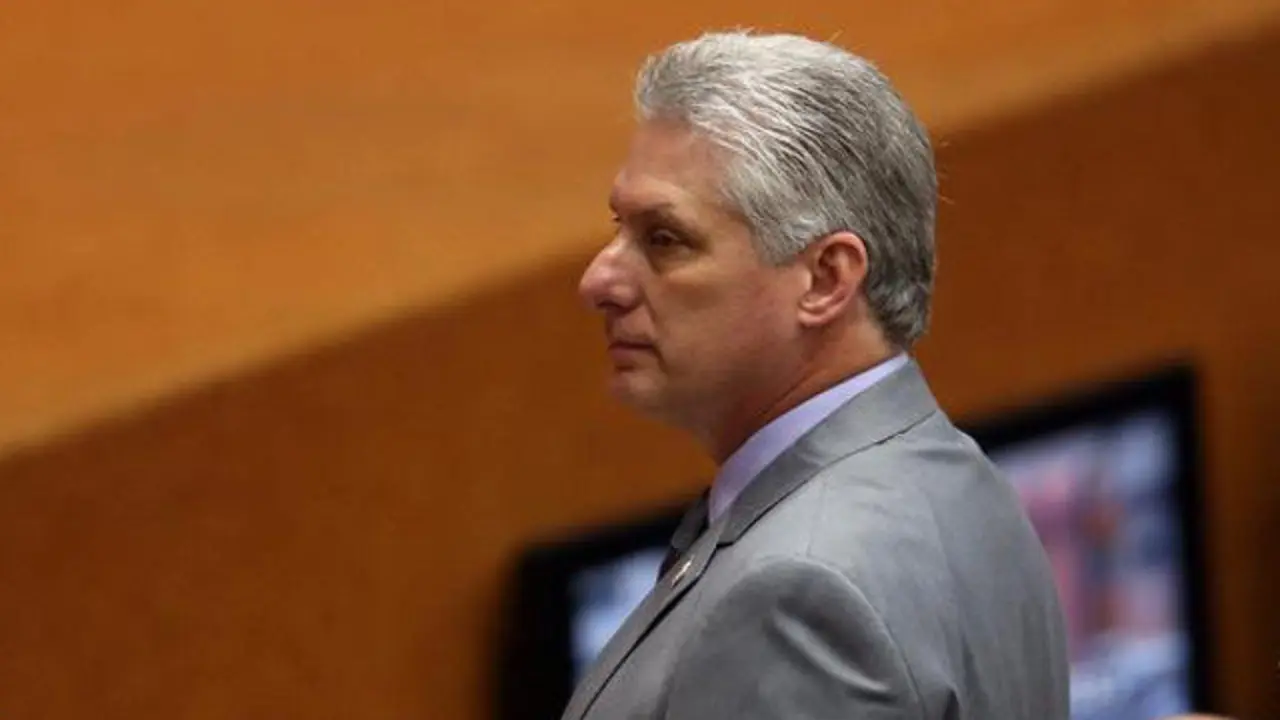 Miguel Díaz-Canel asiste a la sesión constitutiva de la IX legislatura de la Asamblea Nacional del Poder Popular, este miércoles. ALEJANDRO ERNESTO (EFE)