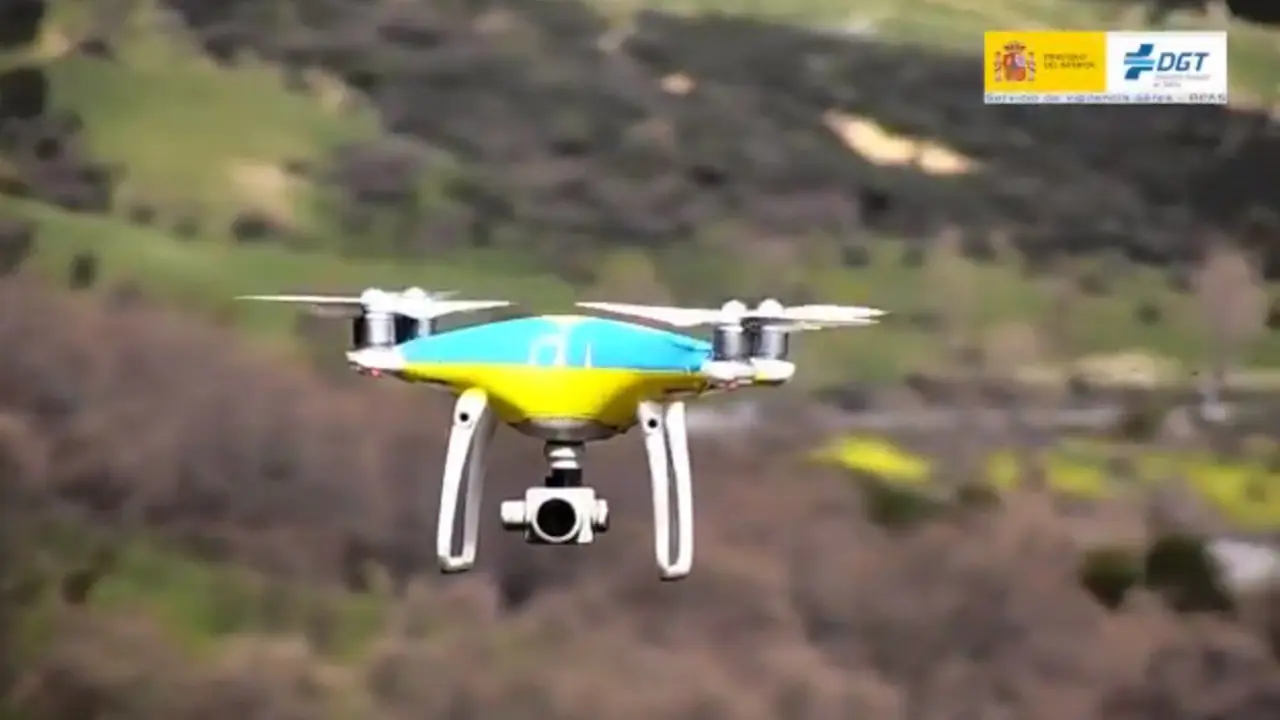 Uno de los drones de Tráfico. DGT