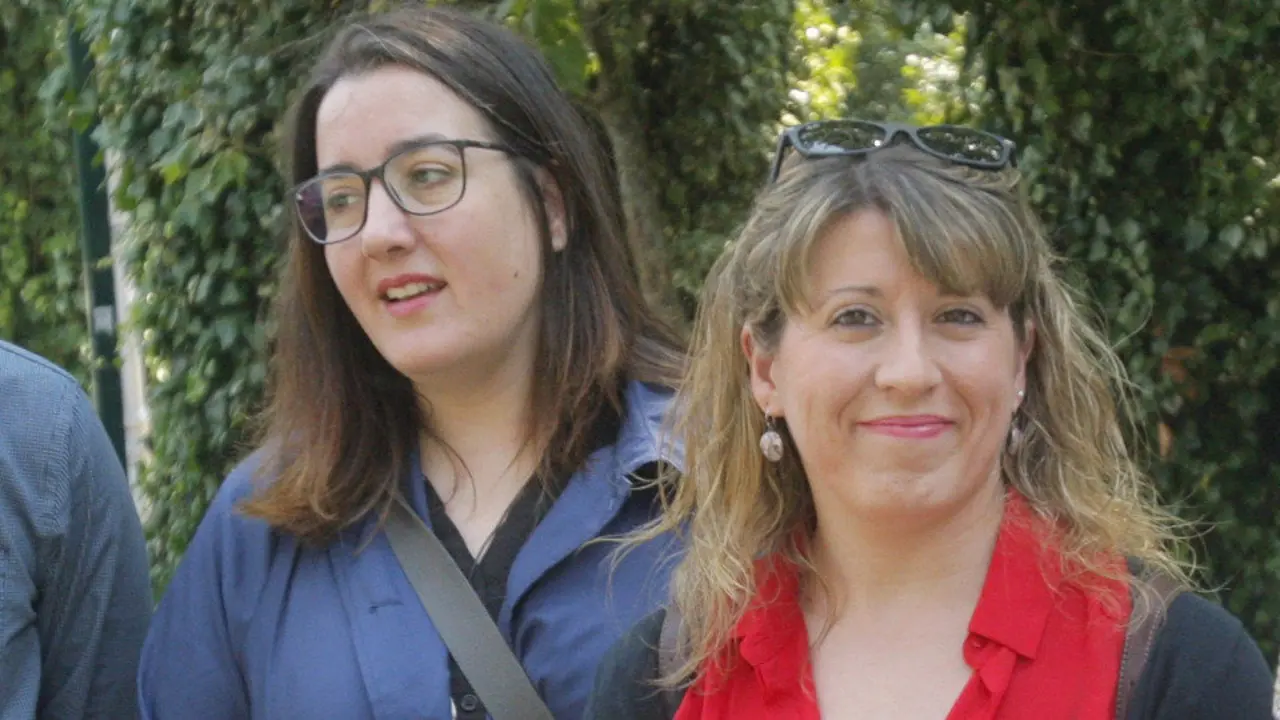 Natalia Prieto junto a Carmen Santos. XOÁN REY