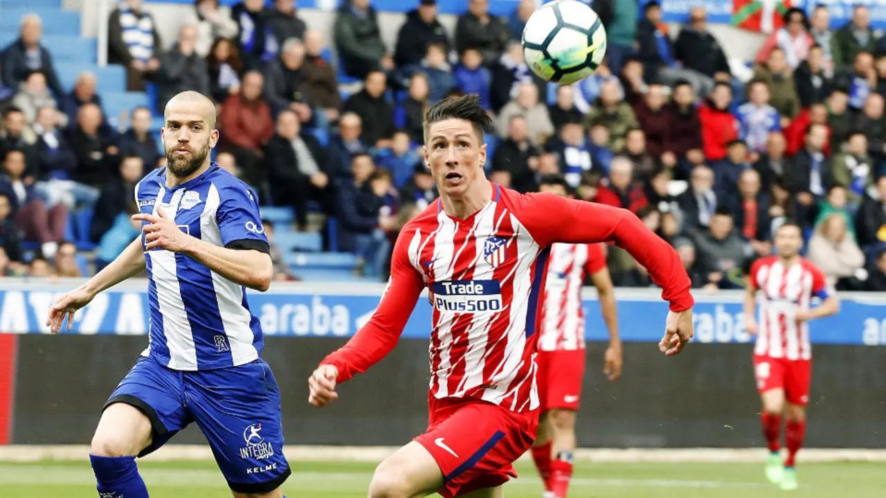 Torres lo intentó pero ni desde los once metros fue capaz de marcar. DAVID AGUILAR (EFE)