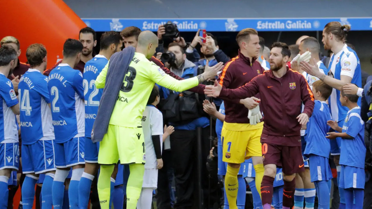 El Barça gana la Liga en Riazor. LAVANDEIRA JR. (EFE)1