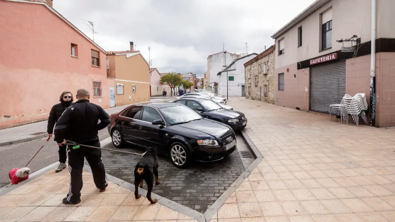 Establecimiento hostelero en la calle San Antón de la capital burgalesa donde una mujer de 34 años falleció anoche tras ser agredida por su expareja. SANTI OTERO