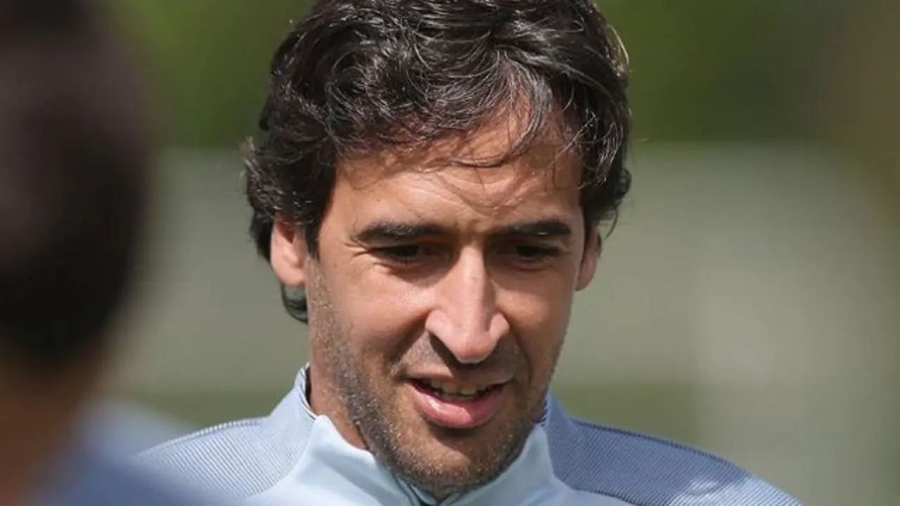 Raúl González. TWITTER (@SpursOfficial)