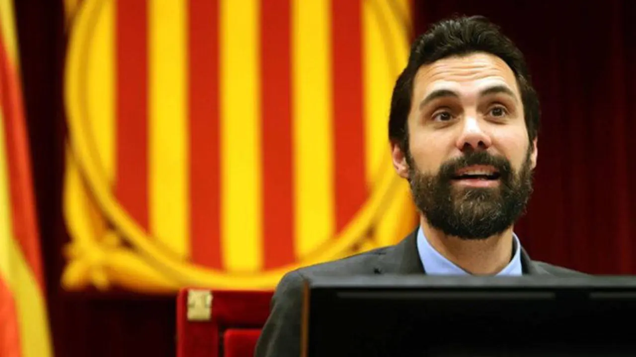 El presidente del Parlament, Roger Torrent. TONI ALBIR (EFE)