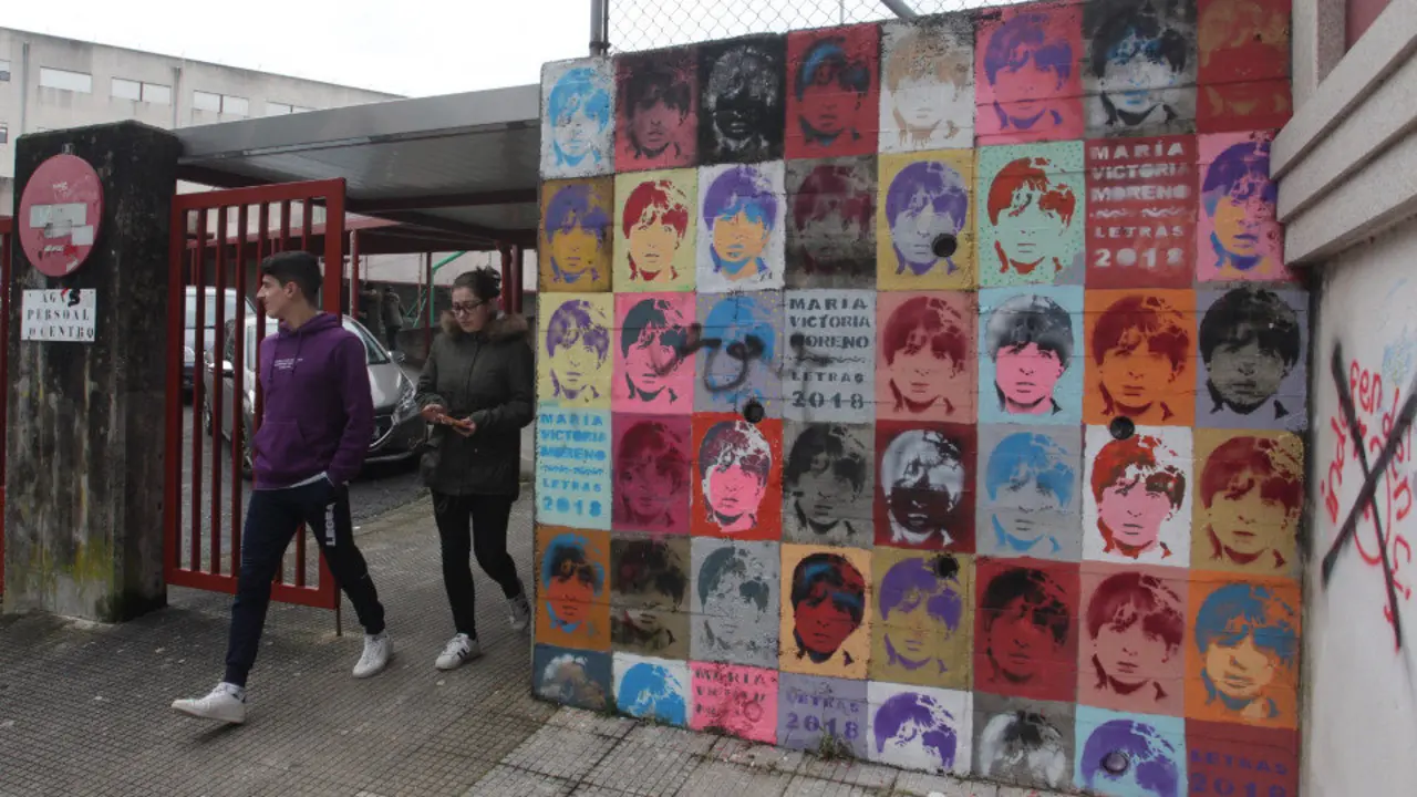 Mural dedicado a María Victoria Moreno en el IES Torrente Ballester. DAVID FREIRE