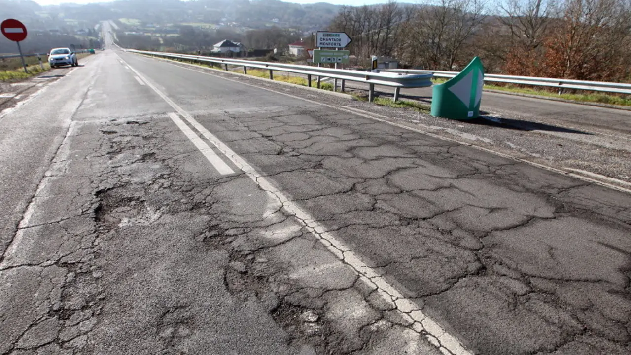 Baches en la N-540. J. VÁZQUEZ
