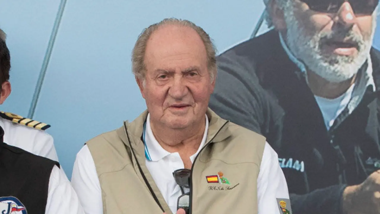 Juan Carlos I, en Baiona tras una regata disputada el pasado año. dp
