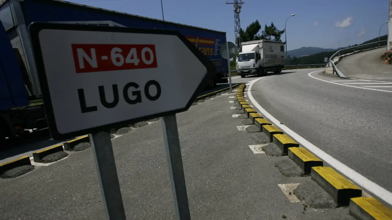 Cruce de Reme por el que huyeron los ladrones en un coche. AEP