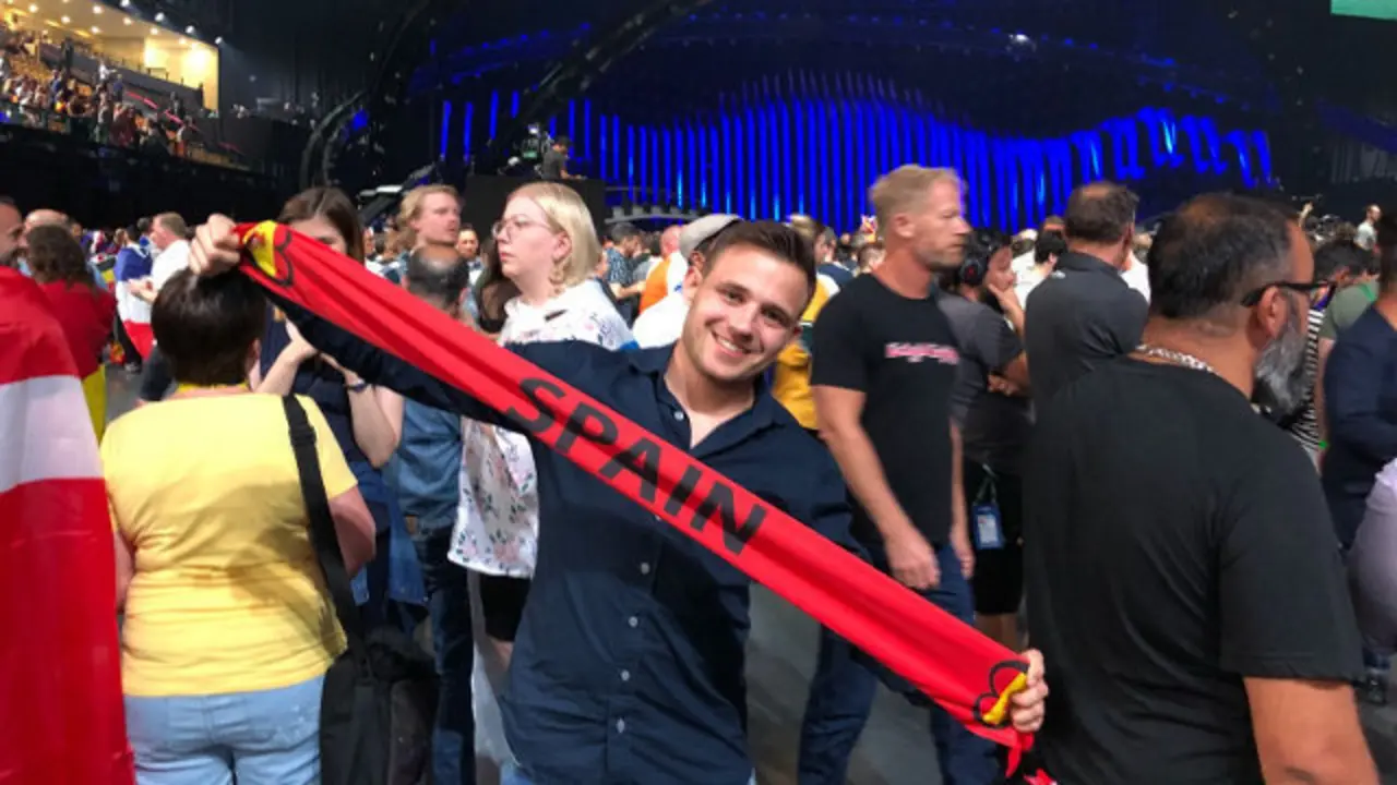 Jorge, eurofán español que vive Eurovisión 2018 en directo en Lisboa. Cedida