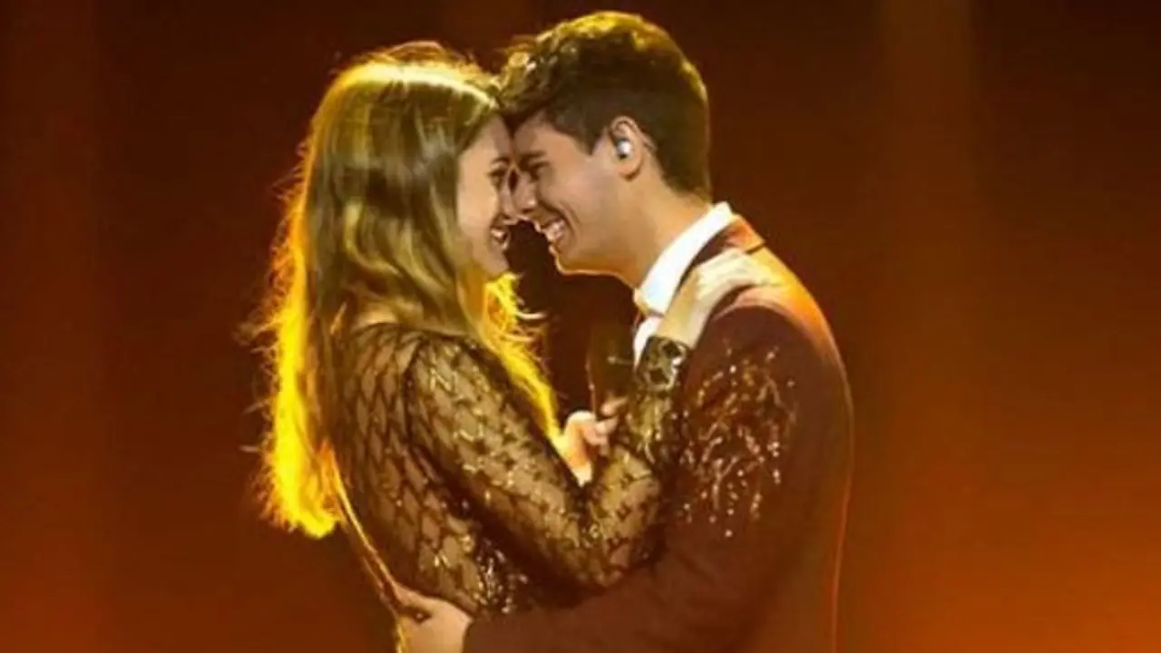 Amaia y Alfred, al final de su actuación.TWITTER