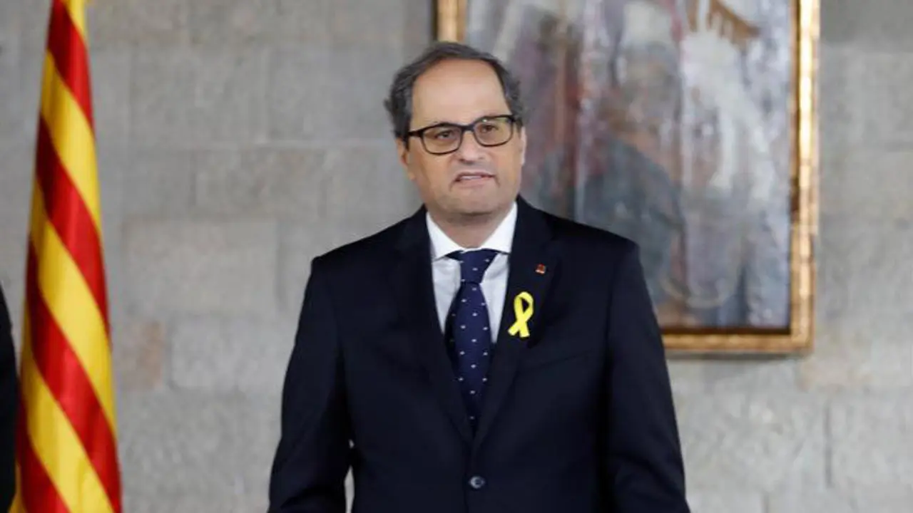 Un instante de la toma de posesi&oacute;n de Quim Torra. ALBERTO EST&Eacute;VEZ