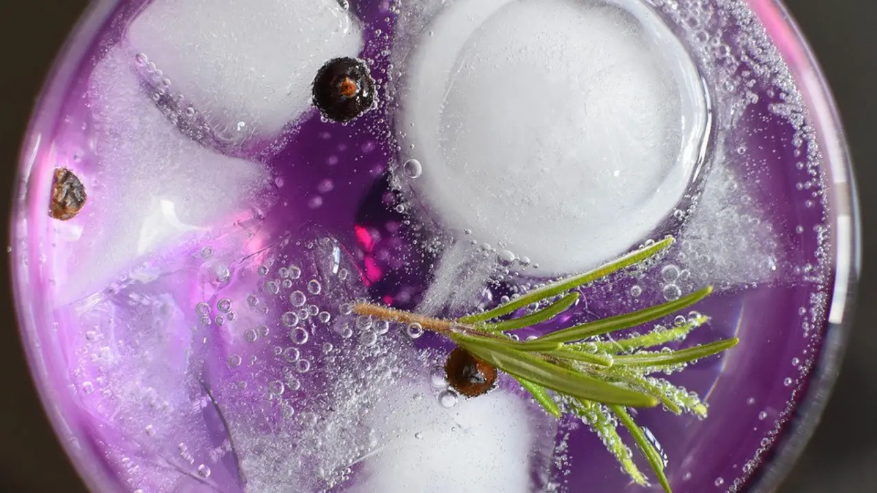 Imagen 'Con dos hielos y en un vaso de tubo', de Manuel de Lorenzo (25.05.18)