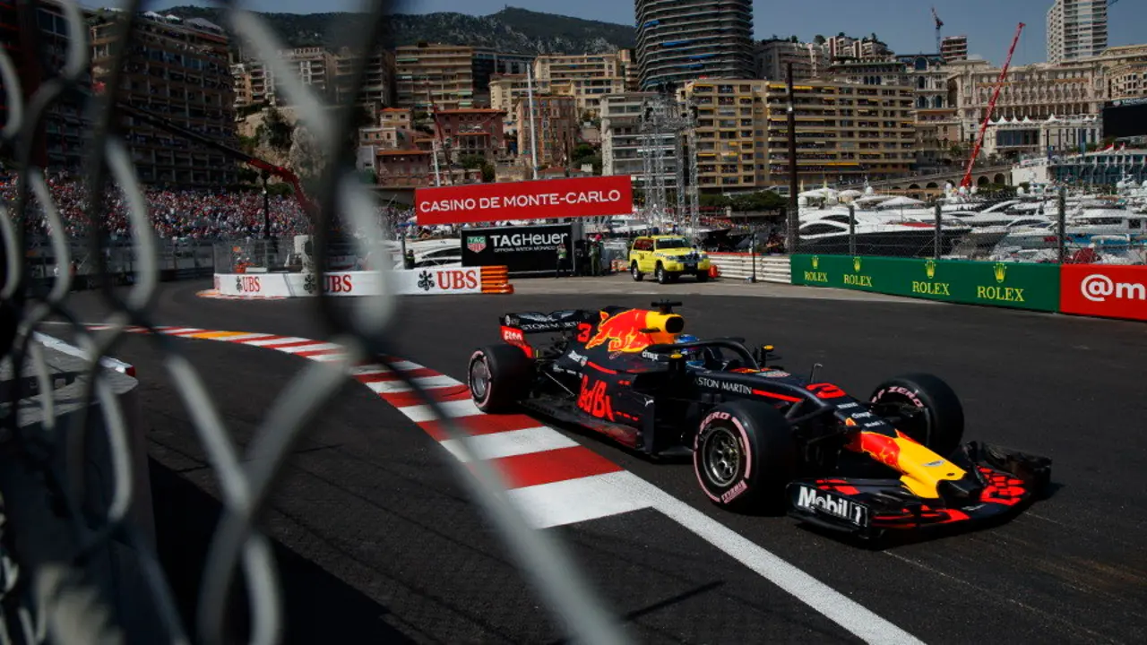 Daniel Ricciardo, durante la calificación. VALDRIN XHEMAJ (EFE)