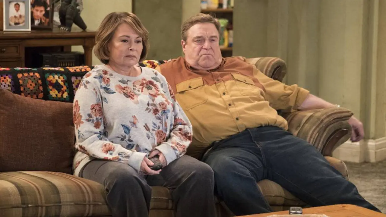 La actriz Roseanne Barr causó una gran controversia al criticar a la afroamericana Valerie Jarrett. EP