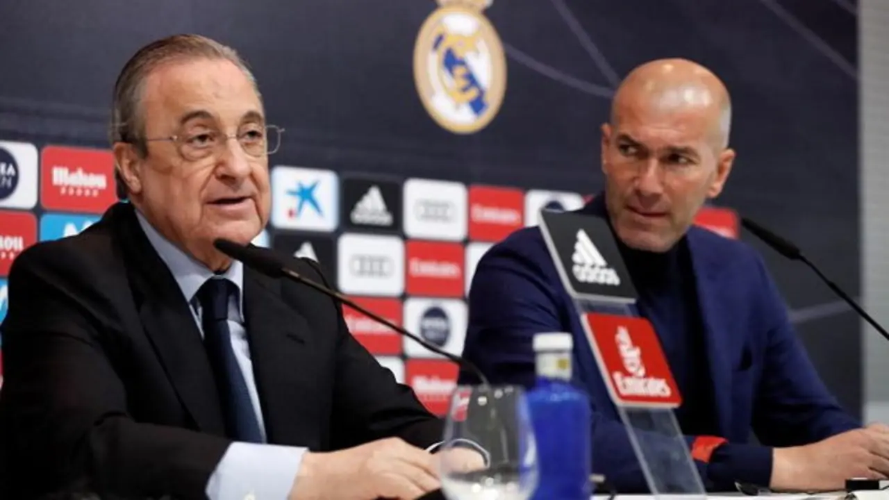  Florentino Pérez y Zinedine Zidane durante la comparecencia. FERNANDO ALVARADO