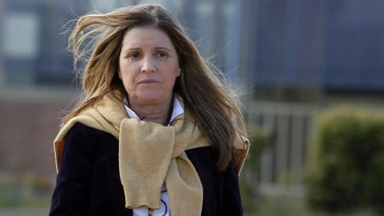 Rosalía Iglesias sale de prisión. PAOLO AGUILAR (EFE)