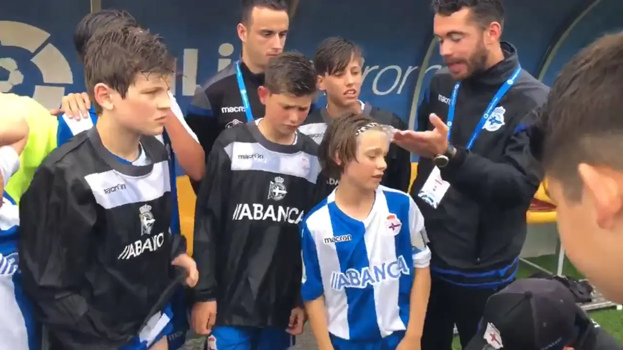 Uno de los momentos de la charla. CAPTURA