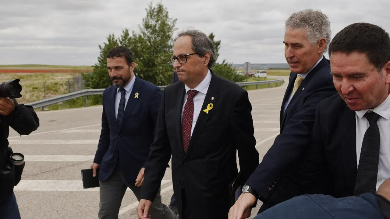 Quim Torra, a su salida de la cárcel de Estremera tras visitar a Junqueras, Turull, Forn, Rull y Romeva. FERNANDO VILLAR (EFE)