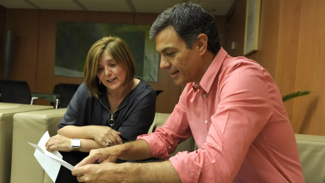 Pilar Cancela, con Pedro Sánchez. EFE