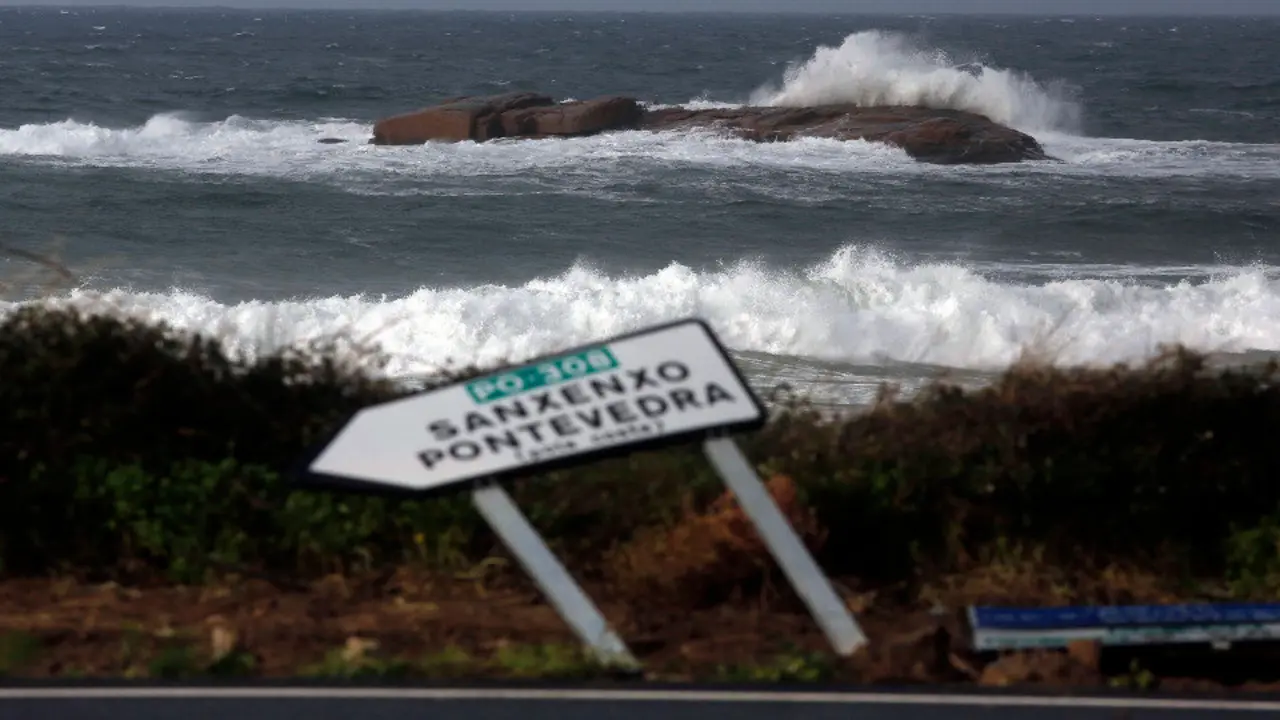 Una señal que indica Sanxenxo. JAVIER CERVERA