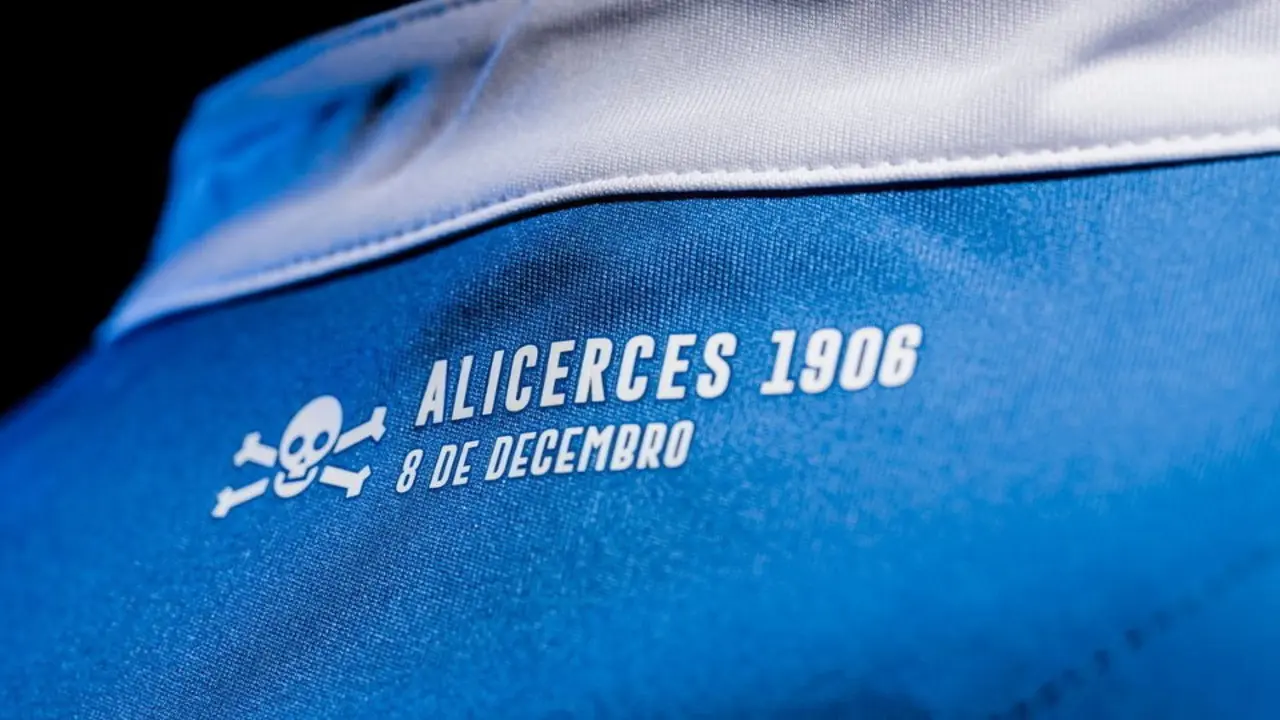 Detalle de la nueva camiseta del Deportivo.TWITTER