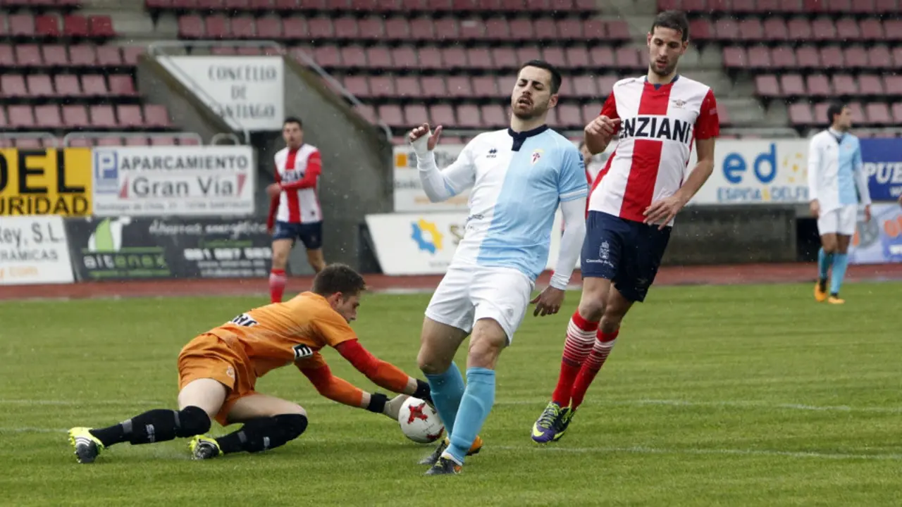 El Compostela está a solo dos partidos del ascenso. ARCHIVO